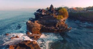 Ular suci goa tanah bali permohonan pura