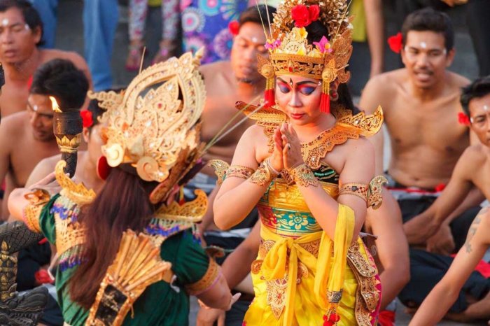 Cerita tari kecak